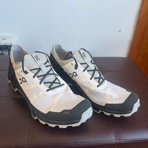 On cloud women’s size 11